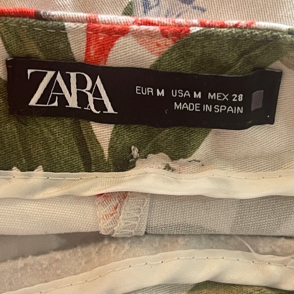Zara Floral Print Women's Shorts Size:M Spring/Summer Cotton Shorts - Picture 4 of 5